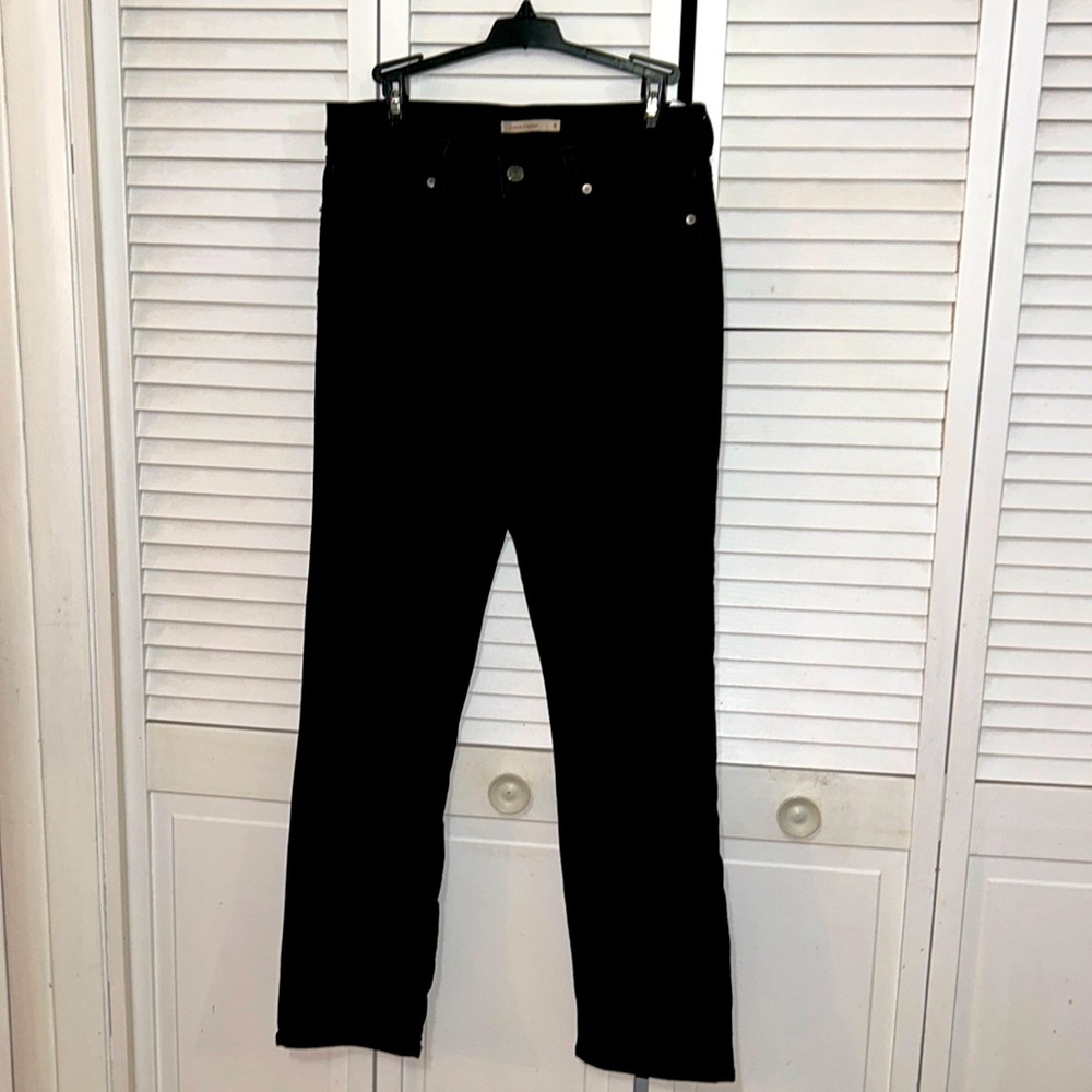 EUC Levi Jeans